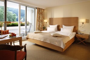 Best available Double room | Premium bedding, down comforters, minibar, in-room safe - Hotel Deimann (Schmallenberg)
