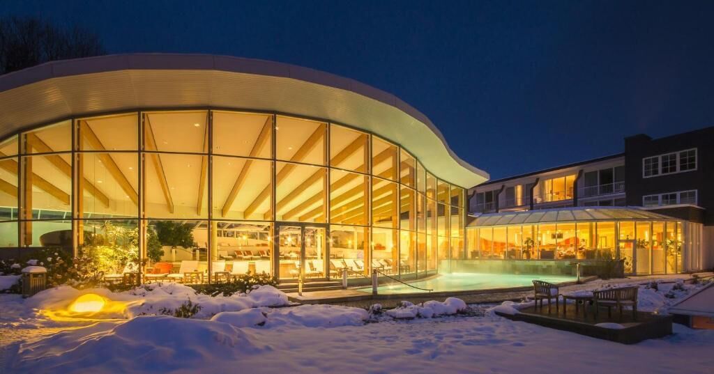 indoor pool, outdoor pool, open 7:00 am to 8:00 pm, pool loungers