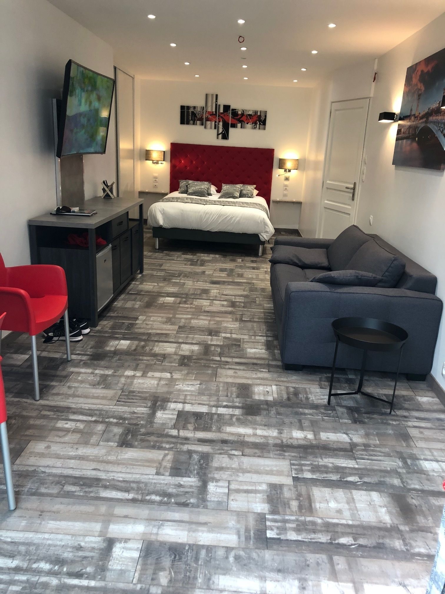Suite empresarial, 1 habitación | Ropa de cama de alta calidad, escritorio y cortinas blackout 