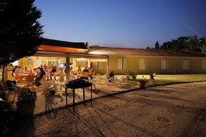 Exterior - Logis Hotel Corintel, Bordeaux Est (Tresses)