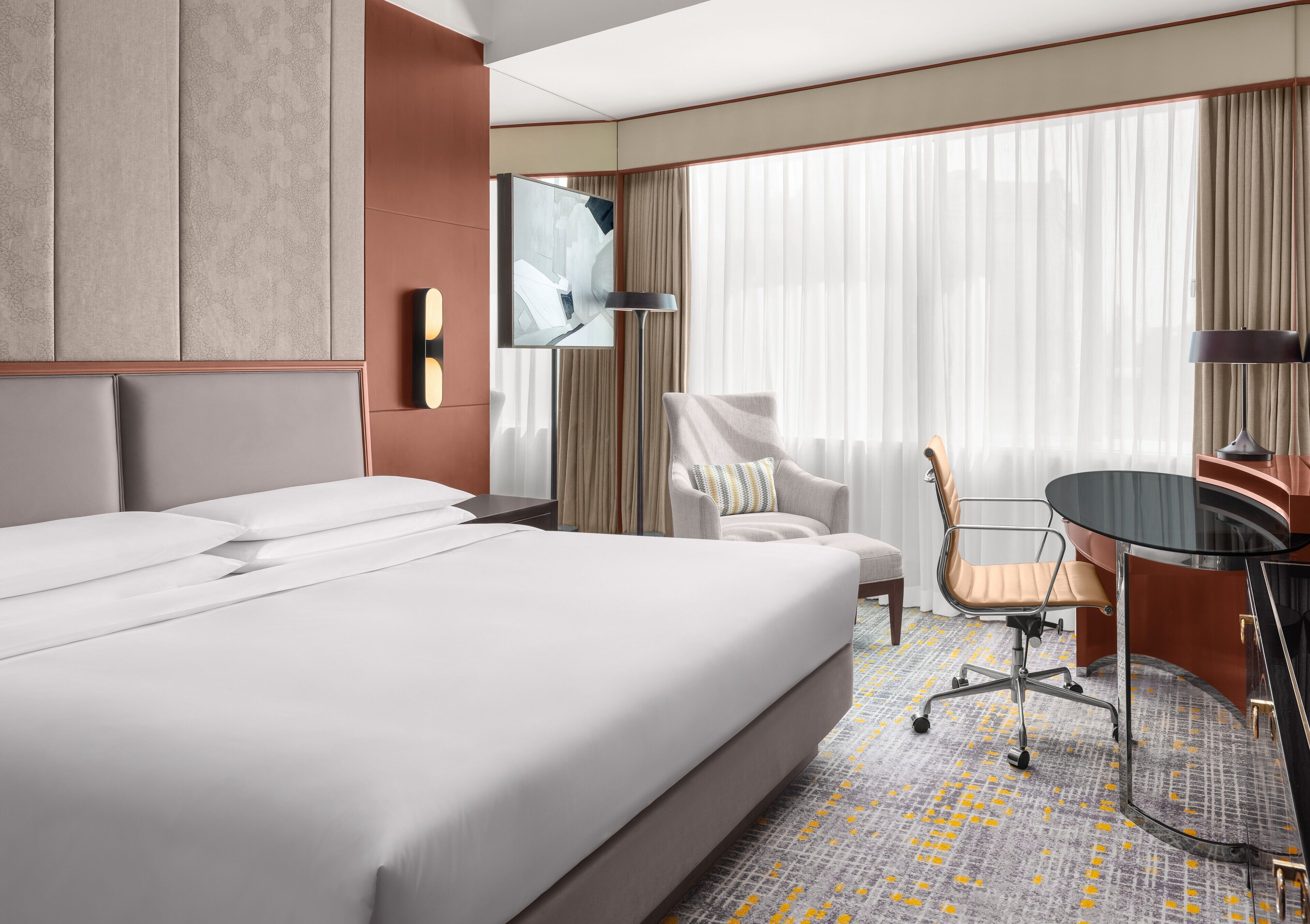 Room, 1 King Bed | Down comforters, minibar, in-room safe, desk