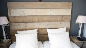 Desk, cribs (free), WiFi (free) - Hotel de Gouden Leeuw (Geldrop)