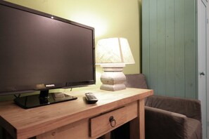 Dobbelt- eller tomannsrom – standard | Skrivebord, barnesenger (inkludert) og wi-fi (inkludert)