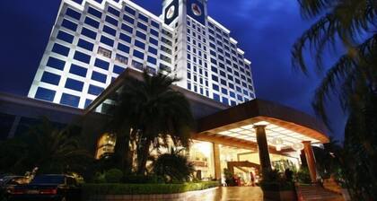 Gladden Hotel (Fenggang Town)