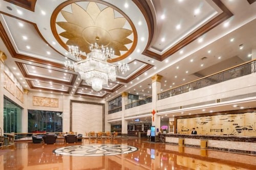 Gladden Hotel (Fenggang Town)