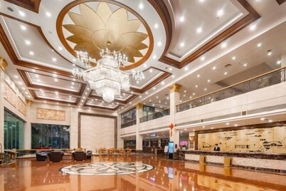 Gladden Hotel (Fenggang Town)