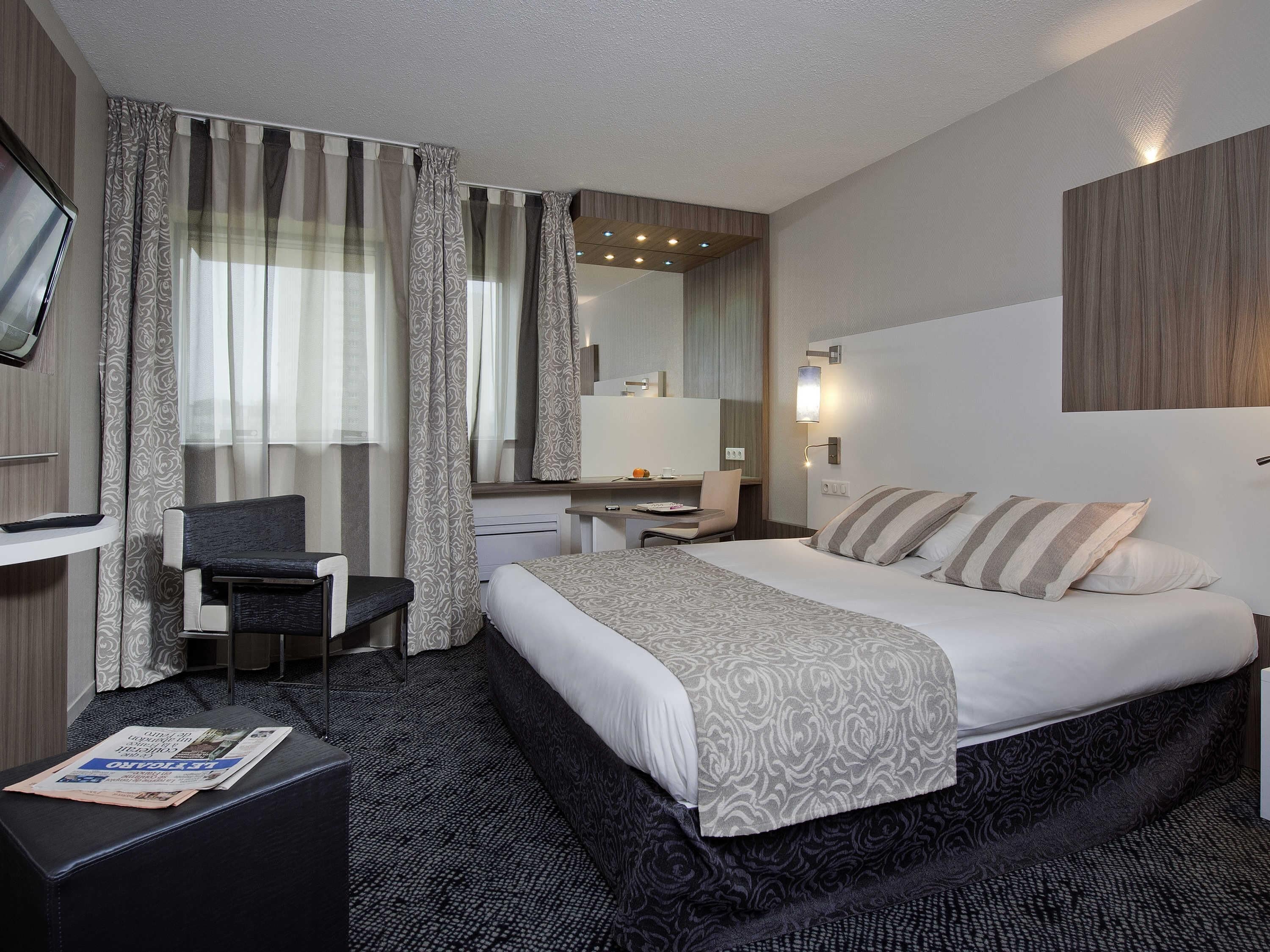 Quarto, 1 cama de casal | 1 quarto, roupas de cama premium, escrivaninha, cortinas blackout