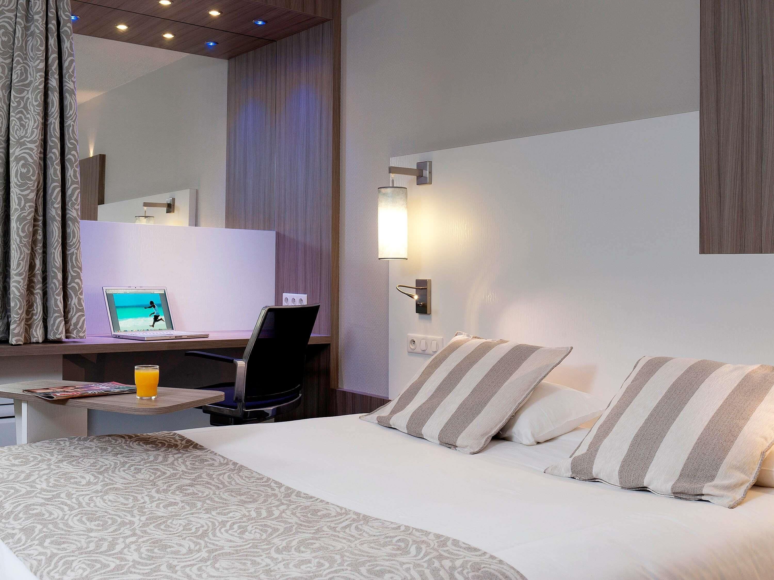 1 bedroom, premium bedding, desk, blackout curtains
