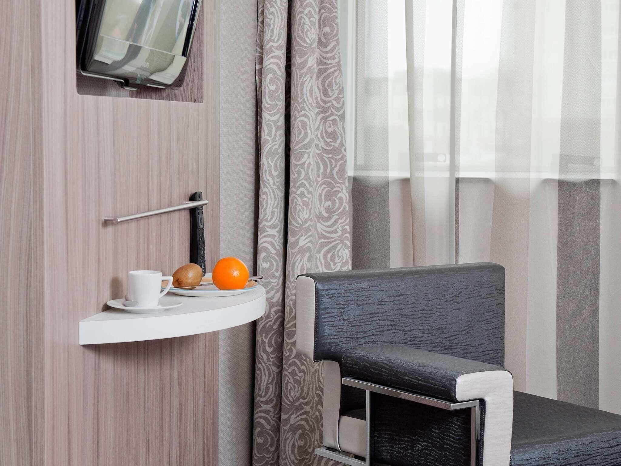 Twin Room, 2 Twin Beds | 1 bedroom, premium bedding, desk, blackout drapes