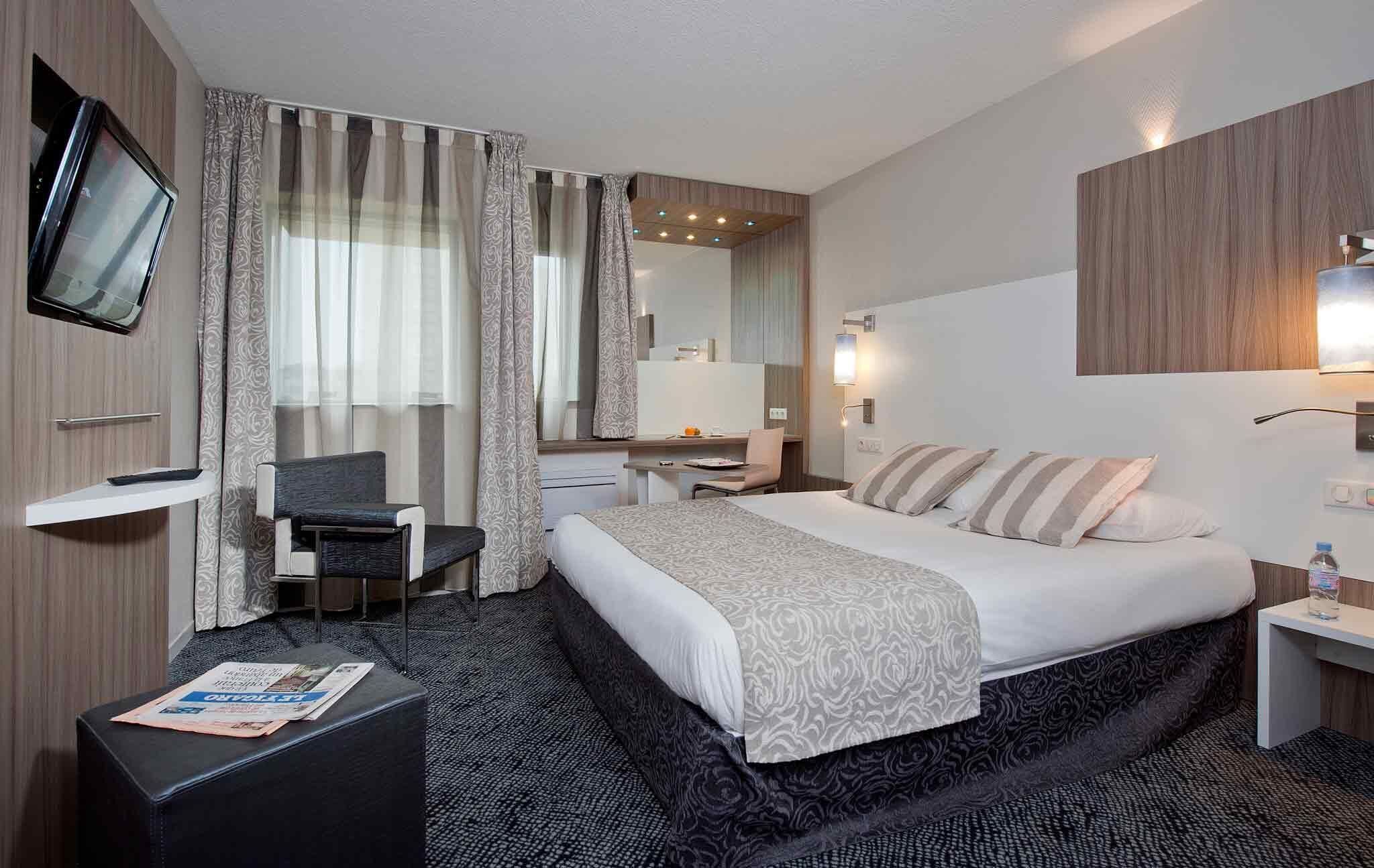 Kamer, 1 tweepersoonsbed | 1 slaapkamer, luxe beddengoed, een bureau, verduisterende gordijnen