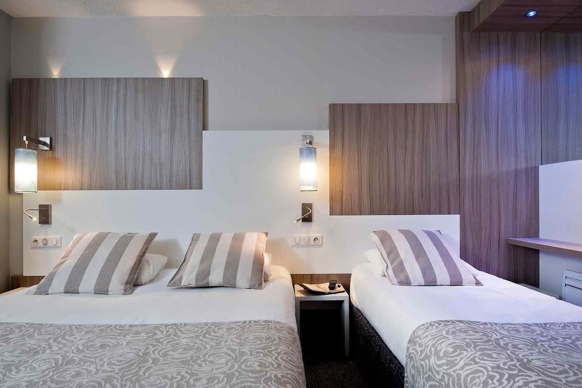 Room, Multiple Beds