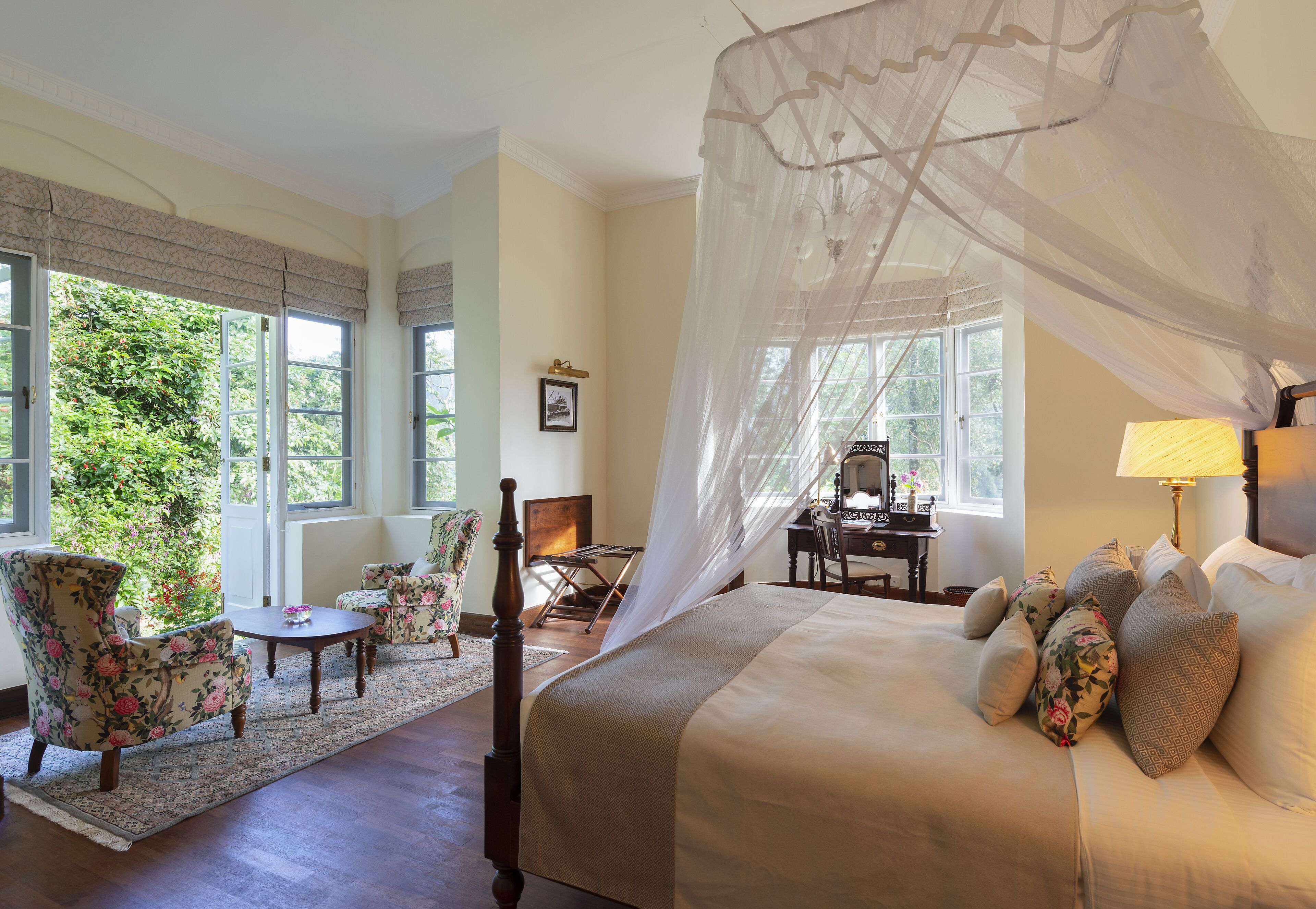 Suite – grand | Sengetøy av topp kvalitet, safe på rommet og skrivebord