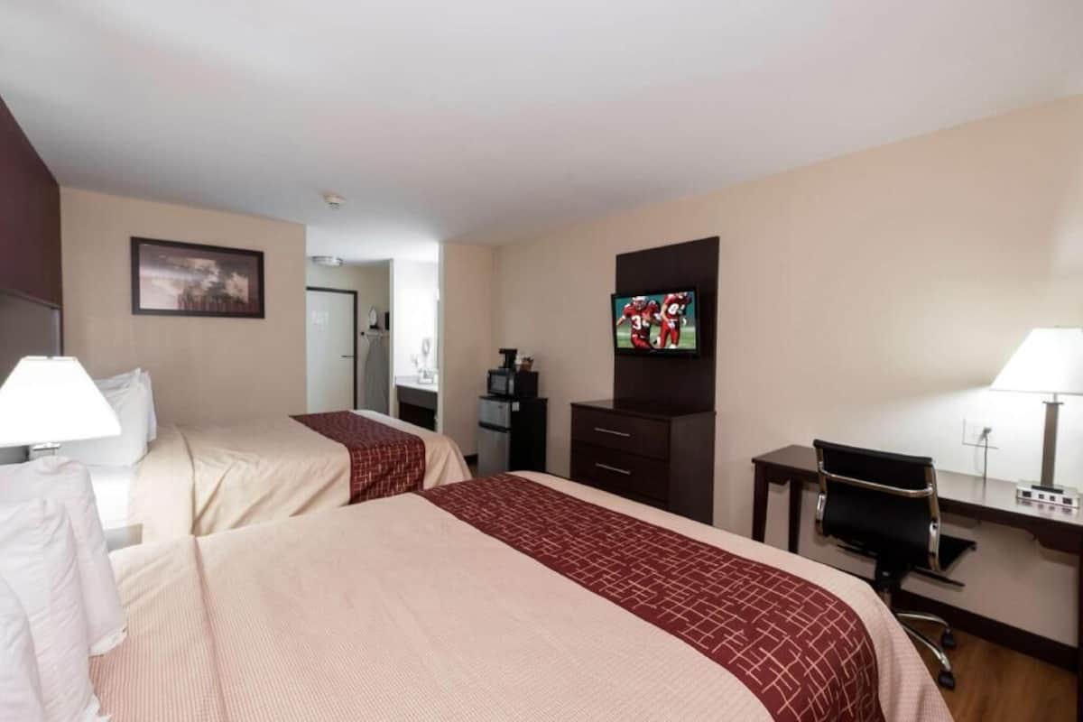 Desk, iron/ironing board, free WiFi, bed sheets