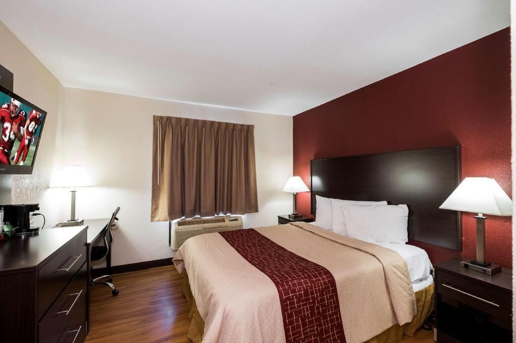 โต๊ะทำงาน, เตารีด/โต๊ะรีดผ้า, Wi-Fi ฟรี, ผ้าปูที่นอน