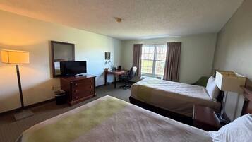 2 Queen Beds Accessible Non-Smoking | 加厚床垫、办公桌、熨斗/熨衣板、免费 WiFi