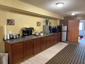 Lobby - Royal Inn Rockville IN by Hotel O (Rockville)