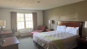 Room, 1 King Bed, Non Smoking | Pillowtop beds, desk, iron/ironing board, free WiFi