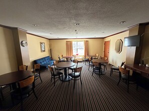 Free buffet breakfast 