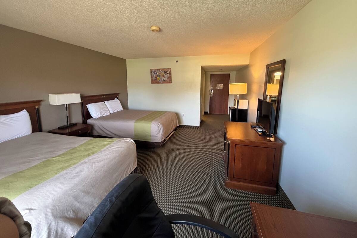 Room, 2 Queen Beds, Mobility Accessible, Non Smoking