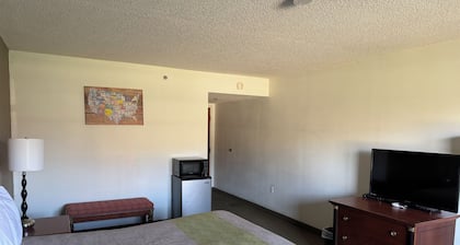 Royal Inn Rockville IN by Hotel O