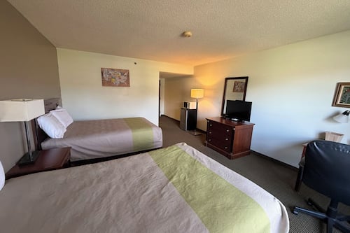 2 Queen Beds Accessible Non-Smoking