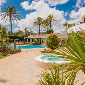 Indoor pool, 2 outdoor pools