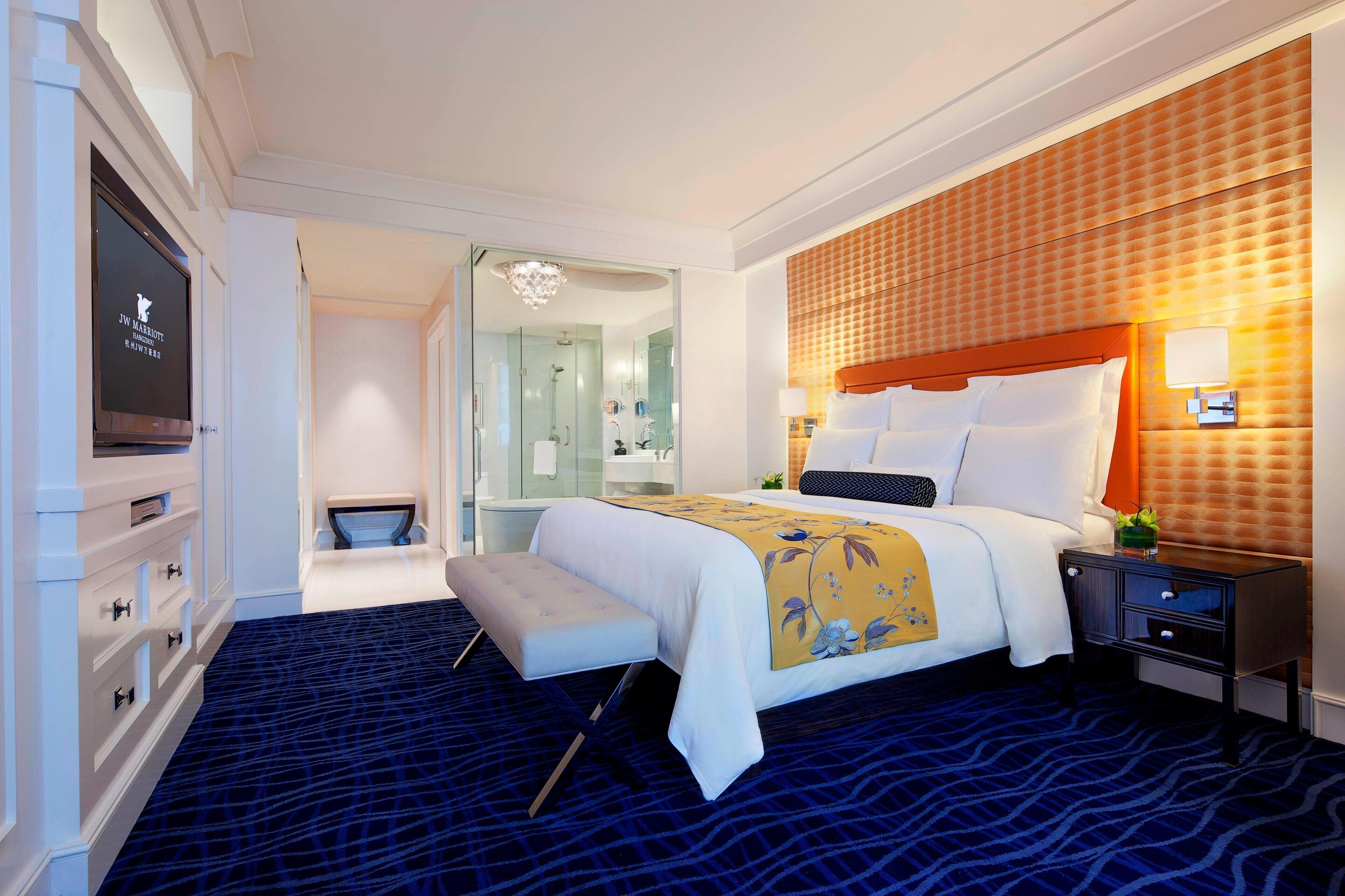 1 bedroom, premium bedding, minibar, in-room safe