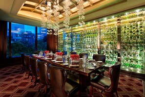 4 Restaurants; Frühstück, Mittagessen und Abendessen werden serviert
