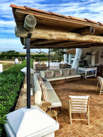 Televisión LCD de 32 pulgadas con canales digitales, una televisión. Herdade Do Touril