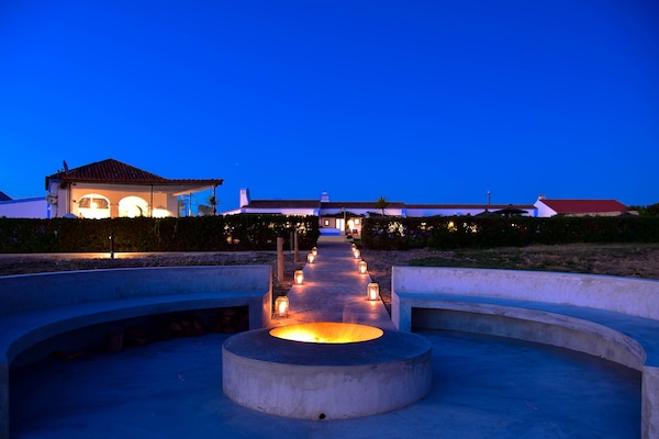 Poolside bar