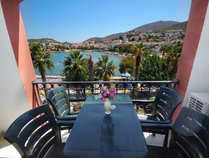 Deniz Manzarali 1+1 Apart Oda | Balcony