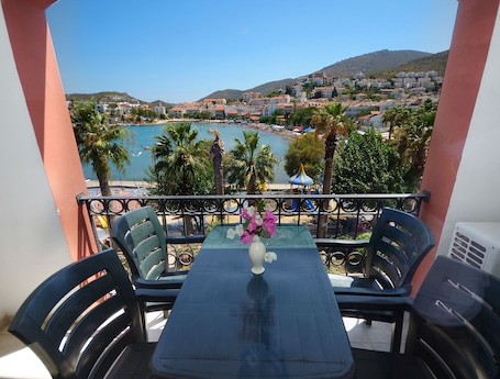 Deniz Manzarali 1+1 Apart Oda | Balcony