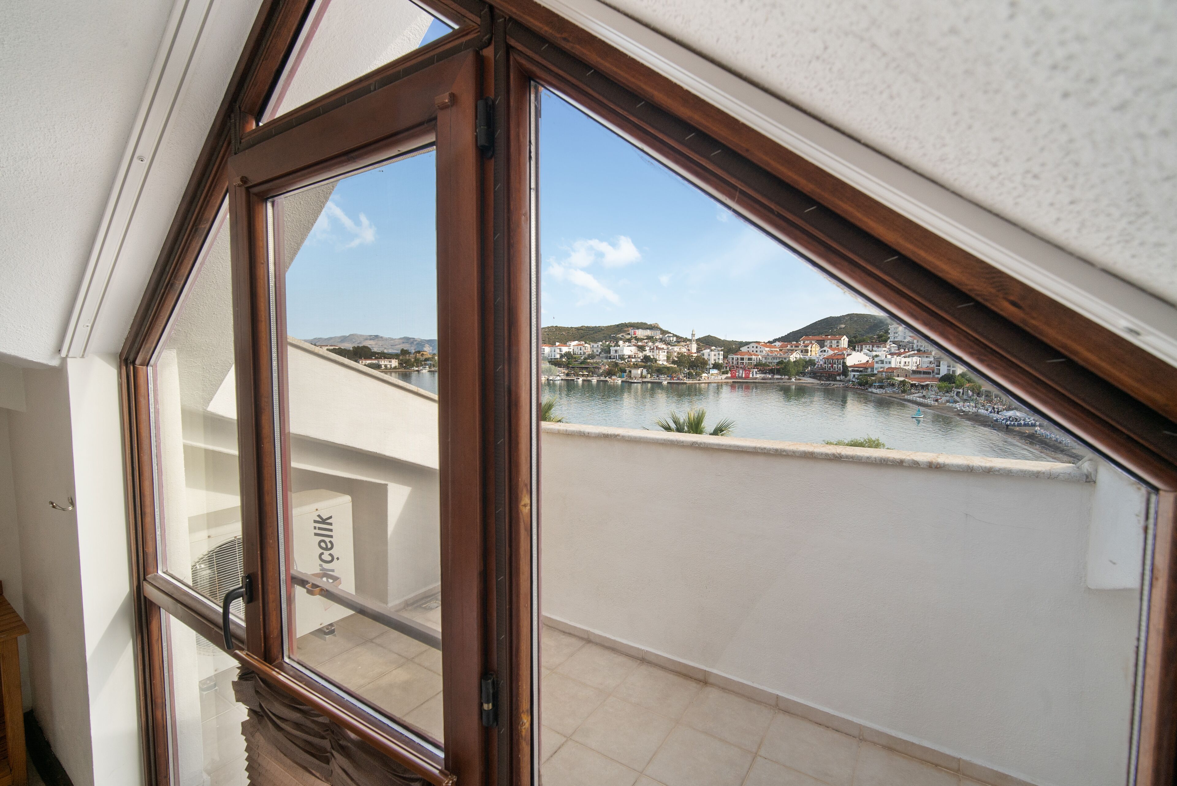 cati kismi deniz manzarali 1+1 apart oda | balcony