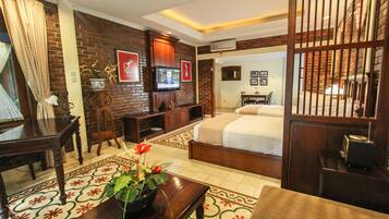 Deluxe Double or Twin Room | Desk, free WiFi, bed sheets