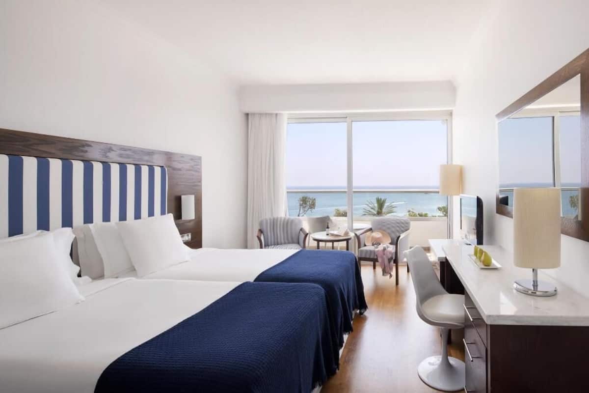 1 bedroom, minibar, in-room safe, desk