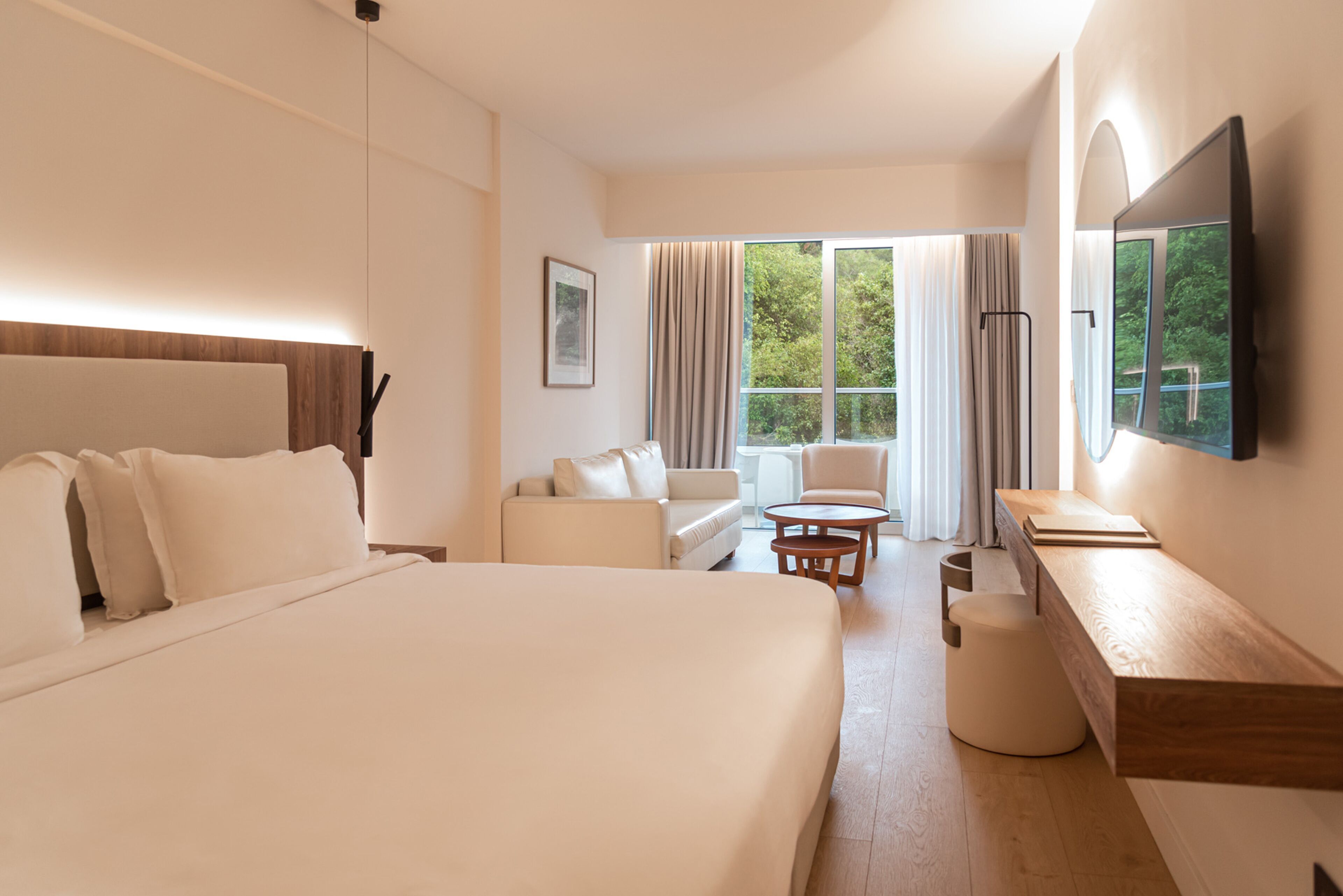 1 bedroom, minibar, in-room safe, desk