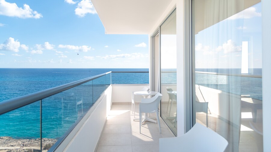 Grecian Sands Hotel