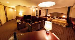 Junior Suite, Non-Smoking | Down duvets, desk, blackout curtains, soundproofing - Shibuya Creston Hotel (Tokyo)
