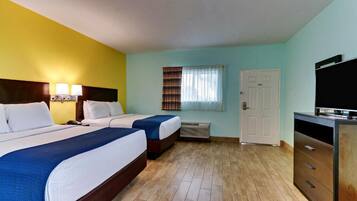 Premium bedding, desk, iron/ironing board, free WiFi