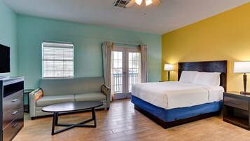 Suite | Luxe beddengoed, een bureau, verduisterende gordijnen