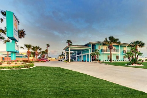 The Island Hotel Near Beach Port Aransas