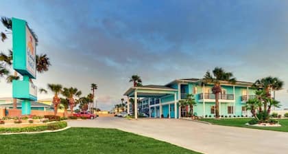 The Island Hotel Near Beach Port Aransas