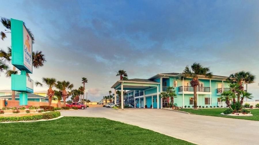 The Island Hotel Near Beach Port Aransas
