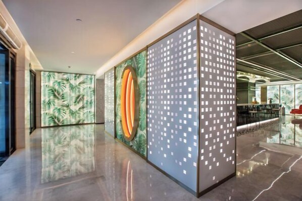 المنشأة من الداخل