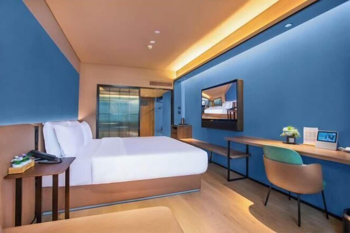 Roupas de cama premium, frigobar, cofres nos quartos, escrivaninha