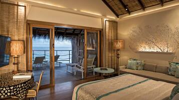 Villa (Water) | Mini-bar avec articles gratuits, coffres-forts dans les chambres