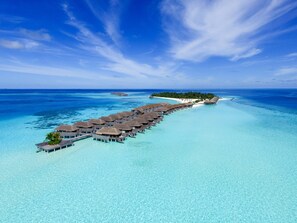 Aerial view - Constance Moofushi All Inclusive (Moofushi Island)