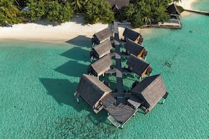 Aerial view - Constance Moofushi All Inclusive (Moofushi Island)
