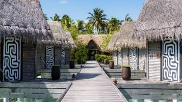 Couples treatment rooms, sauna, body treatments, Swedish massages