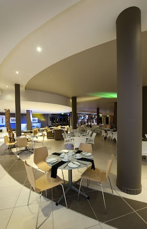 Dining - Legend Golf & Safari Resort (Mookgopong)